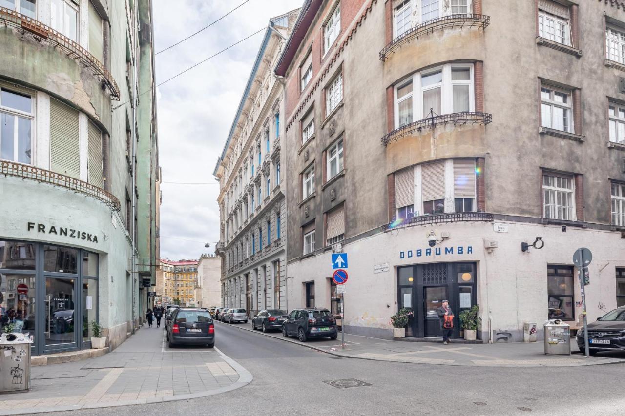 Hyper Central - New - Very Small Studio Budapest Exterior foto